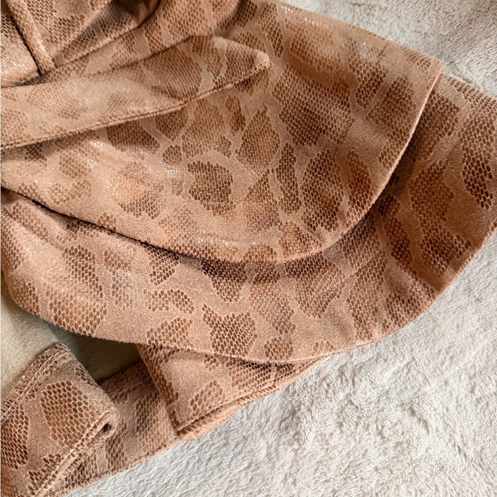 Privy Cream Textured Jacket - Picture 4 of 7